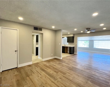 2017 Bracken Avenue - Photo Thumbnail 5