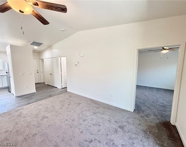 1081 S Quartzite Avenue - Photo Thumbnail 2