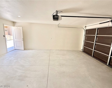 1080 S Potro Avenue - Photo Thumbnail 1
