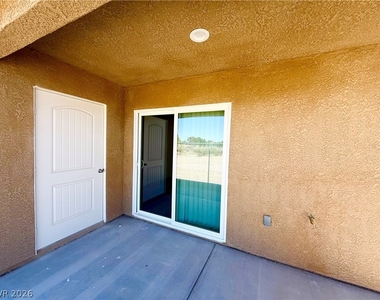 1080 S Potro Avenue - Photo Thumbnail 10
