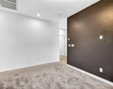 25 Barbara Lane - Photo Thumbnail 17