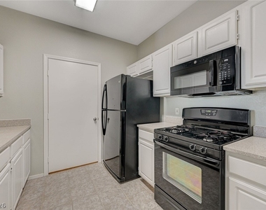 1401 N Michael Way - Photo Thumbnail 9