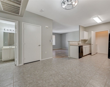 1401 N Michael Way - Photo Thumbnail 4