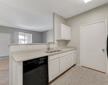 1401 N Michael Way - Photo Thumbnail 10