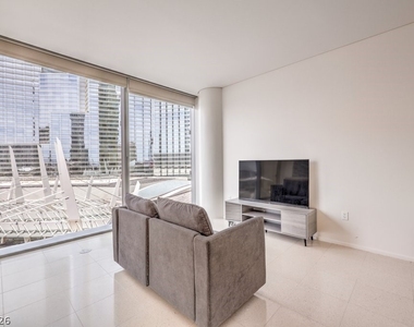 3726 Las Vegas Boulevard - Photo Thumbnail 7