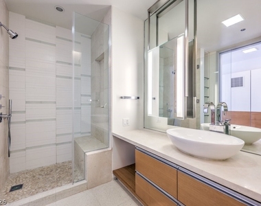 3726 Las Vegas Boulevard - Photo Thumbnail 18