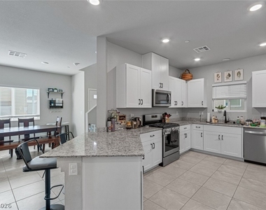 4456 Stardust Moon Avenue - Photo Thumbnail 8