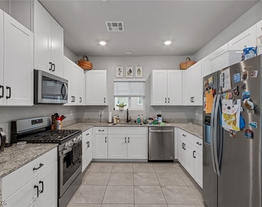 4456 Stardust Moon Avenue - Photo Thumbnail 7
