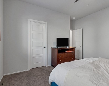 4456 Stardust Moon Avenue - Photo Thumbnail 15
