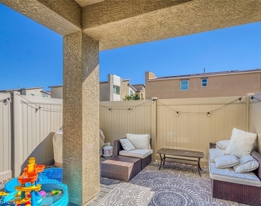 4456 Stardust Moon Avenue - Photo Thumbnail 31
