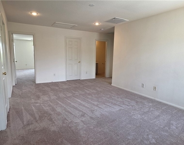 3358 Hillside Garden Drive - Photo Thumbnail 14