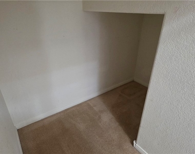 3358 Hillside Garden Drive - Photo Thumbnail 13