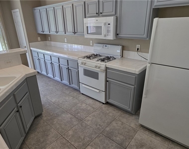 3358 Hillside Garden Drive - Photo Thumbnail 8