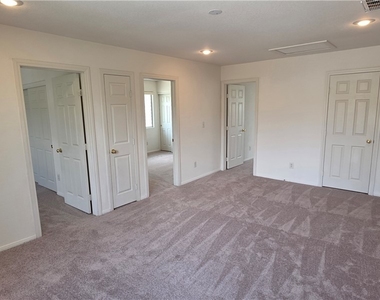 3358 Hillside Garden Drive - Photo Thumbnail 15