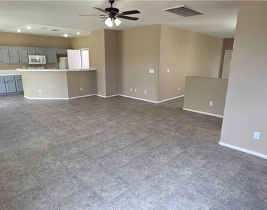 3358 Hillside Garden Drive - Photo Thumbnail 6