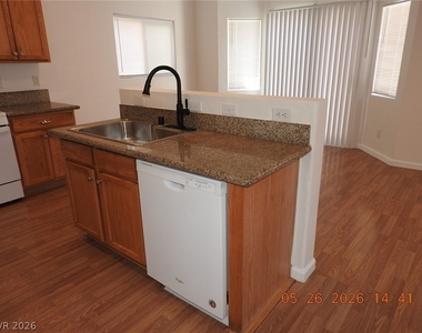 3732 Stowe Creek Avenue - Photo Thumbnail 6
