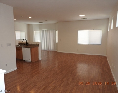 3732 Stowe Creek Avenue - Photo Thumbnail 3