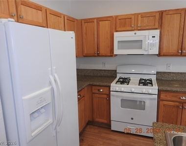 3732 Stowe Creek Avenue - Photo Thumbnail 7