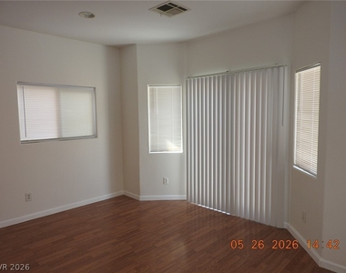 3732 Stowe Creek Avenue - Photo Thumbnail 8