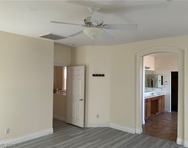 172 Timberline Desert Court - Photo Thumbnail 11