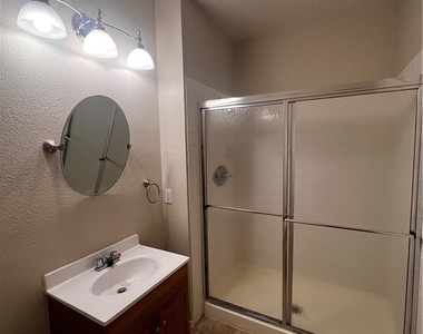 1830 N Buffalo Drive - Photo Thumbnail 4