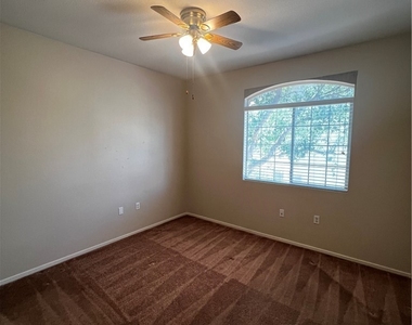 1830 N Buffalo Drive - Photo Thumbnail 6