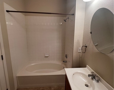 1830 N Buffalo Drive - Photo Thumbnail 10