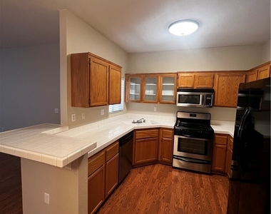 1830 N Buffalo Drive - Photo Thumbnail 13