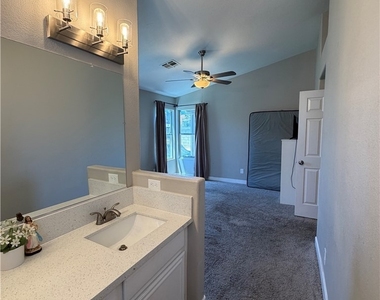 4107 Cutting Horse Avenue - Photo Thumbnail 6
