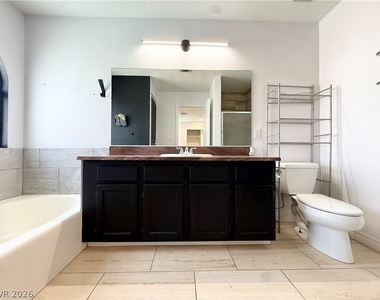 2066 Waverly Circle - Photo Thumbnail 3
