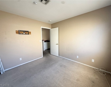 2066 Waverly Circle - Photo Thumbnail 9