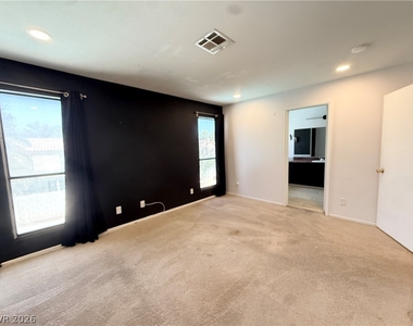 2066 Waverly Circle - Photo Thumbnail 4