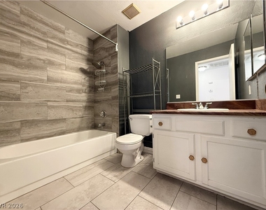 2066 Waverly Circle - Photo Thumbnail 2