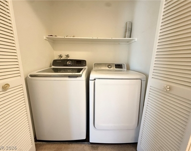 2066 Waverly Circle - Photo Thumbnail 7