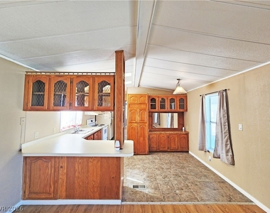 80 Stanley Drive - Photo Thumbnail 3
