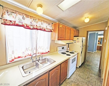 80 Stanley Drive - Photo Thumbnail 6