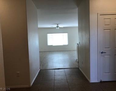 2103 Sawtooth Mountain Drive - Photo Thumbnail 12