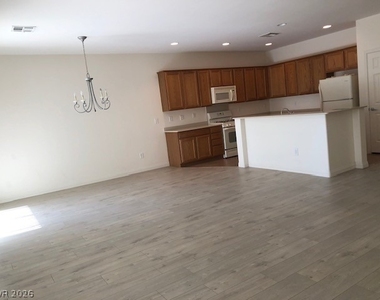 2103 Sawtooth Mountain Drive - Photo Thumbnail 4