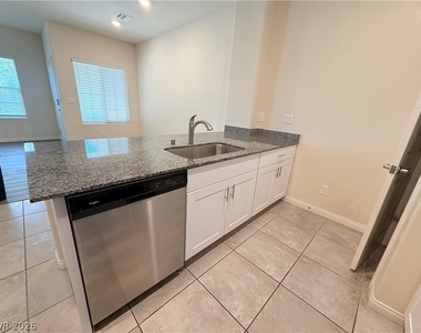 7331 Sunray Point Street - Photo Thumbnail 11