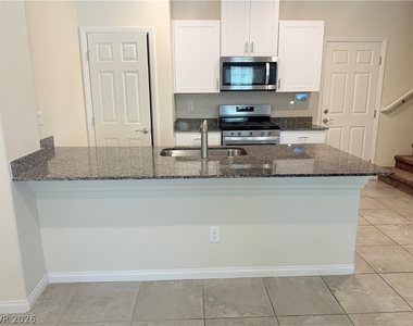 7331 Sunray Point Street - Photo Thumbnail 12
