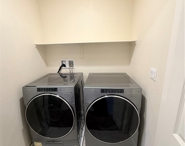 7331 Sunray Point Street - Photo Thumbnail 21
