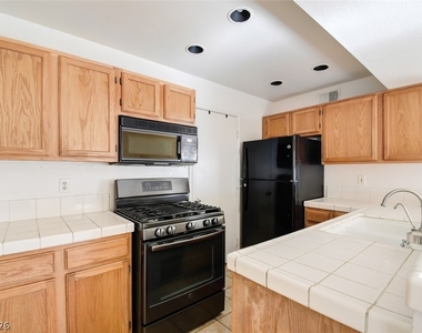 7570 W Flamingo Road - Photo Thumbnail 5