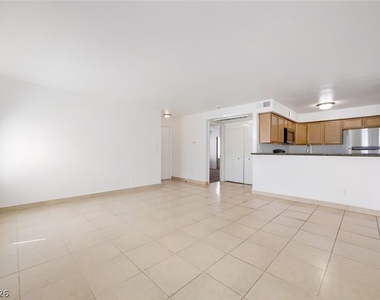 9325 W Desert Inn Road - Photo Thumbnail 3