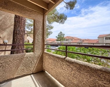 9325 W Desert Inn Road - Photo Thumbnail 10