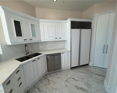 2777 Paradise Road - Photo Thumbnail 2