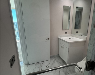 2777 Paradise Road - Photo Thumbnail 24