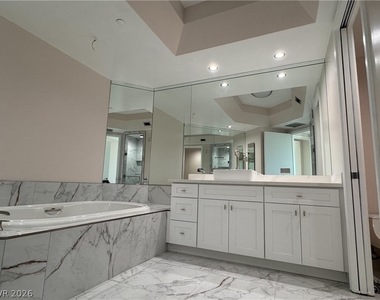 2777 Paradise Road - Photo Thumbnail 12