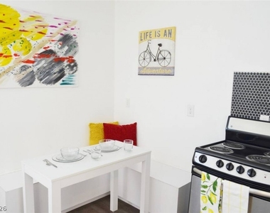 308 S 10th Street - Photo Thumbnail 4