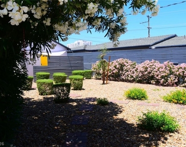 308 S 10th Street - Photo Thumbnail 13