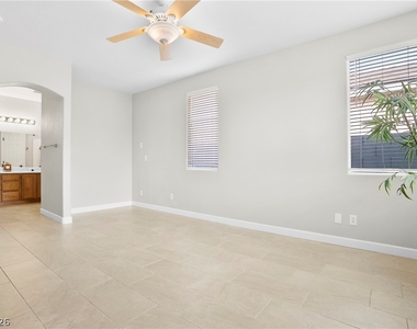 8824 Iron Hitch Avenue - Photo Thumbnail 14